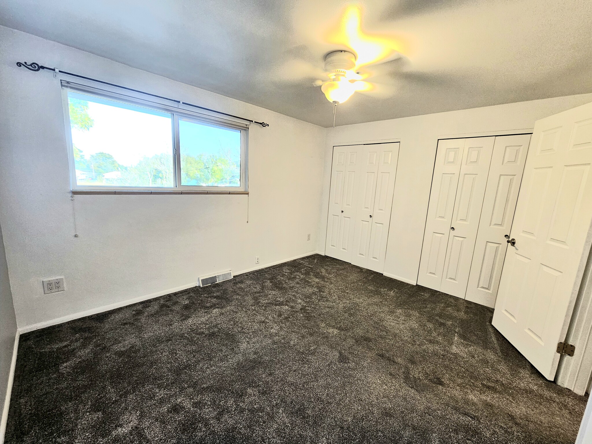 East bedroom - 3680 Quail St