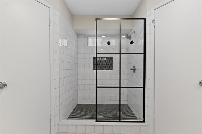 Building Photo - 5300 Honey Dew Terrace