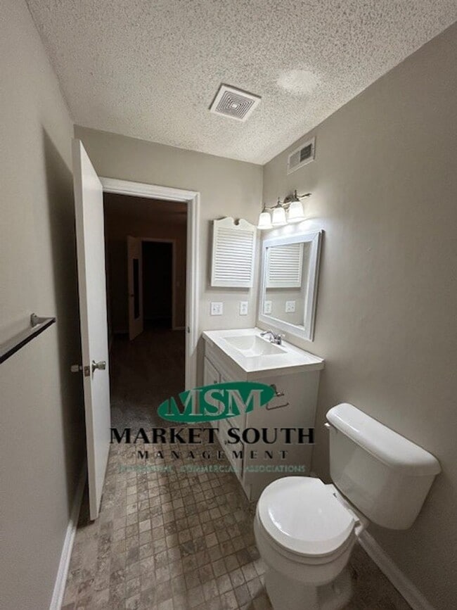 Building Photo - Bull River Shoals - Condo