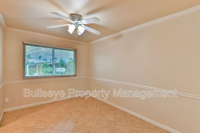 Building Photo - 2334 W Calle Iglesia Ave