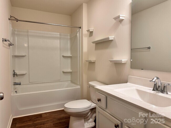 Building Photo - 5125 Saddleback Dr