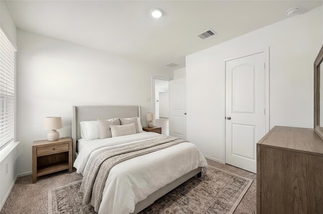 Building Photo - 23815 Hilltop Cyn Ln