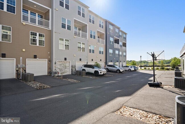 Building Photo - 13026 Martz St