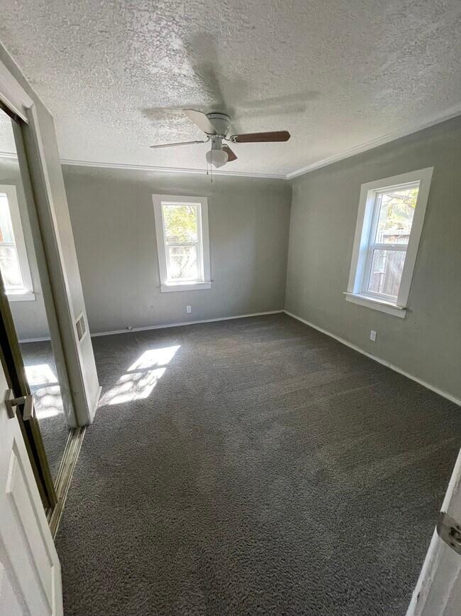 Building Photo - Barelas