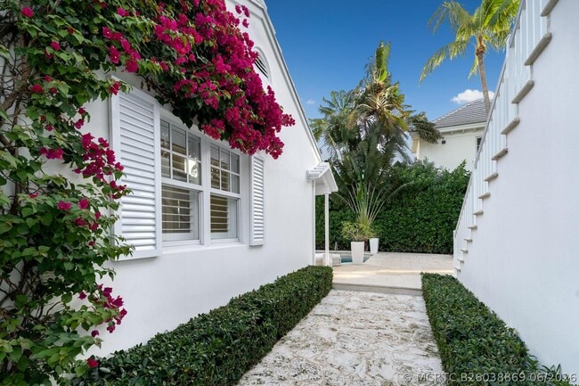 Building Photo - 7103 S Flagler Dr