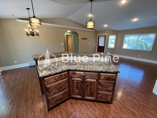 Building Photo - 2006 Eagle Pointe Dr