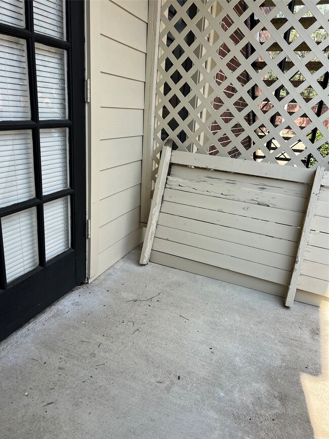 Building Photo - 2121 El Paseo St