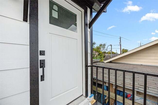 Building Photo - 3229 Holman St