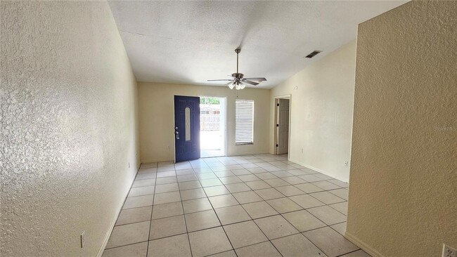 Building Photo - 711 Lake Jessie Dr
