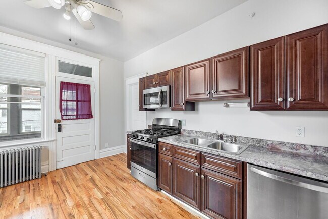 Building Photo - 3722 N Bosworth Ave