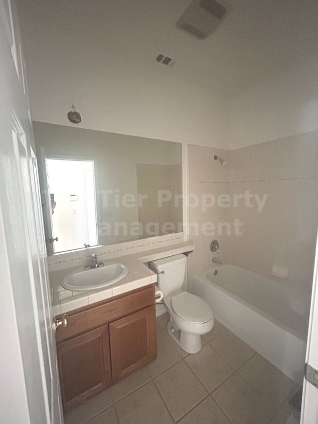 Building Photo - ***Gorgeous 4 bed / 3 bath / 2,585 sqft House in Calavera Hills - Available 07/01***