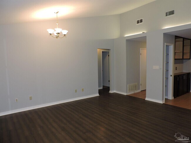 Building Photo - 7663 Charter Oaks Dr