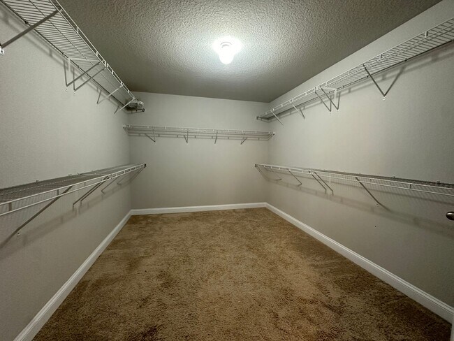 Building Photo - Large Home at Work Golf Village