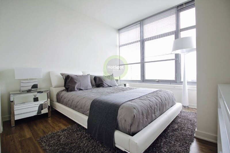 Building Photo - 331 W Chestnut St