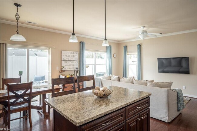 Building Photo - 225 Floridays Way