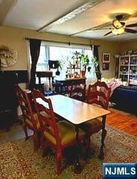 Building Photo - 15 Cross