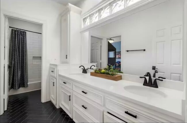 Building Photo - 2133 Bering Dr