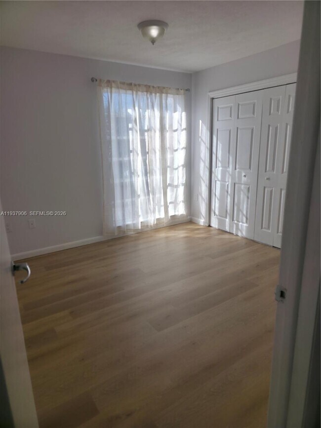 Building Photo - 7160 Fairway Dr