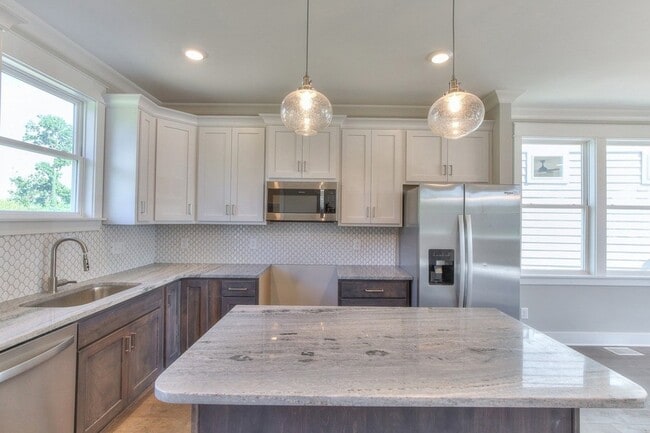 Building Photo - 3516 Albee Dr