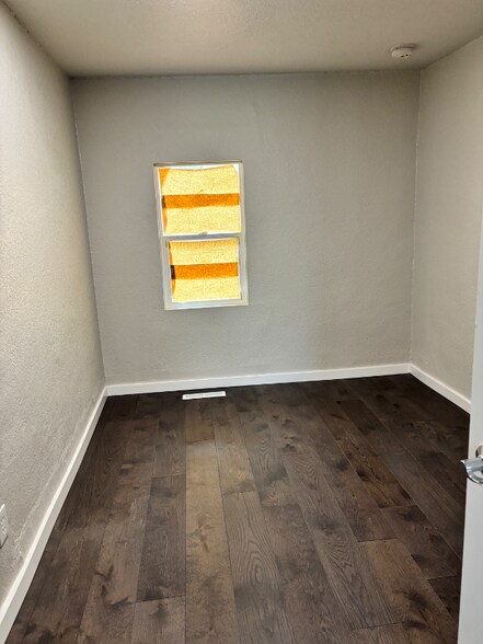 Building Photo - 2809 W Short Pl