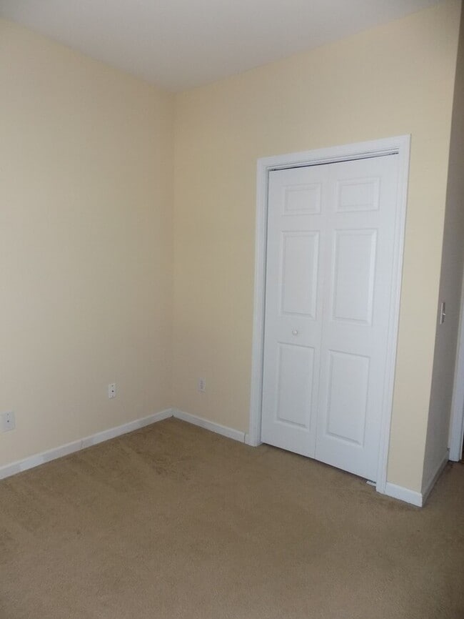 Building Photo - Earlewood-Offering Self Guided Tour with RENTLY!