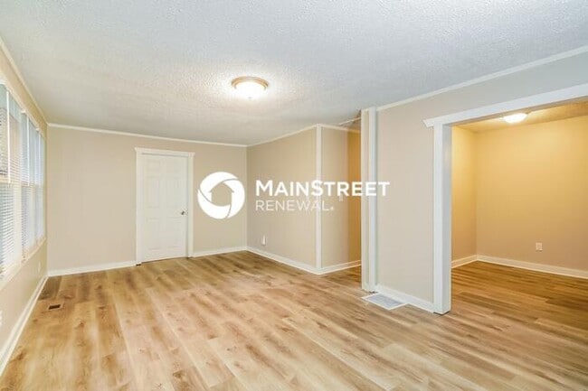 Building Photo - 3 Bedroom Pet-Friendly Home in MARTINSVILLE, IN with Main Street Renewal