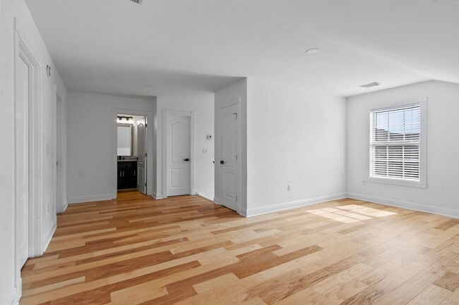 Building Photo - 6337 Bryant Cir