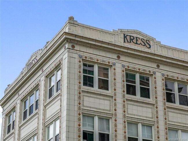 Building - 59 College St