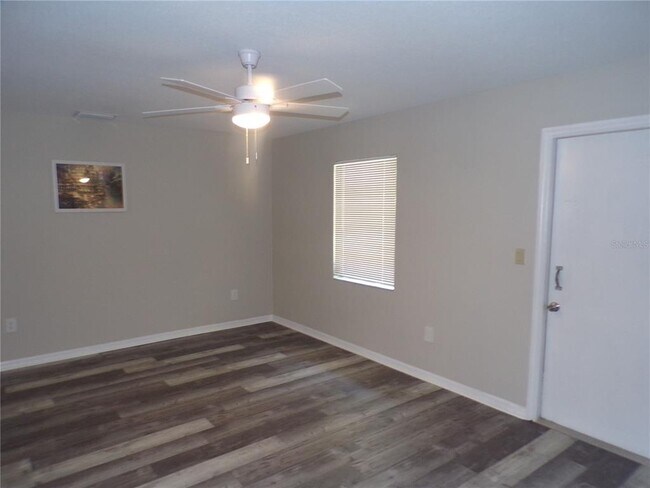 Building Photo - 1088 Melville Rd