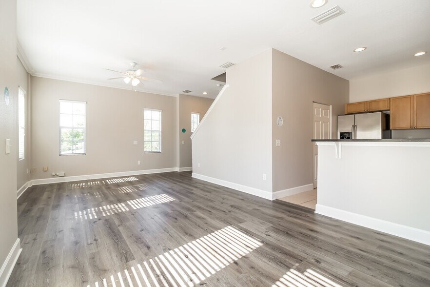 Building Photo - 6516 Quiet Pool Ct