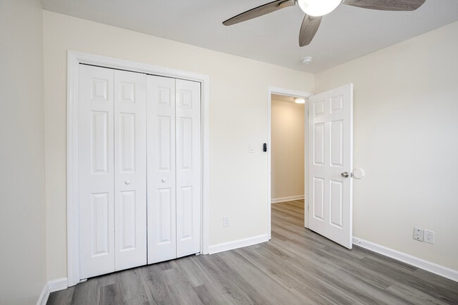 Building Photo - 115 Sunnywood Dr