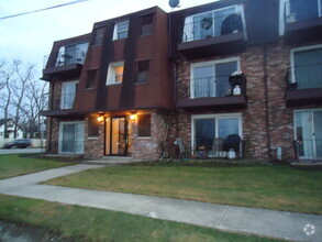 Building Photo - 6401 W Home Ave