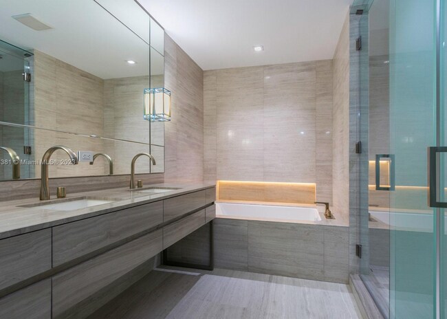 Building Photo - 18975 Collins Ave