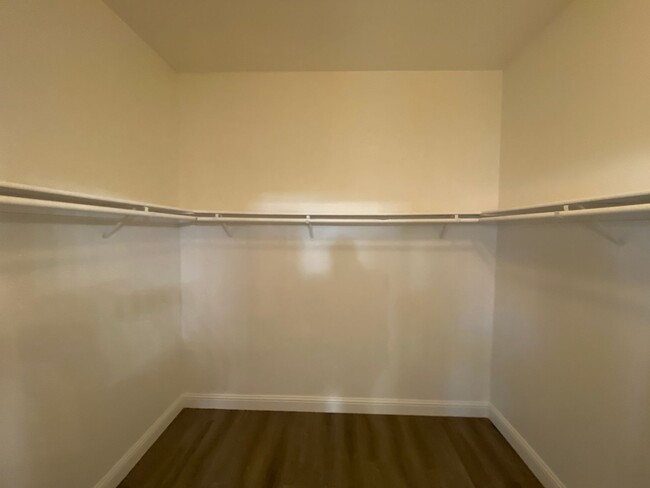 Building Photo - East Elk Grove Home Close to Pleasant Grov...