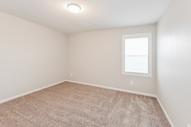 Building Photo - 10080 Pappas Dr