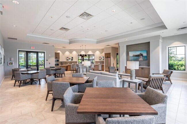 Building Photo - 4470 Gramercy Dr