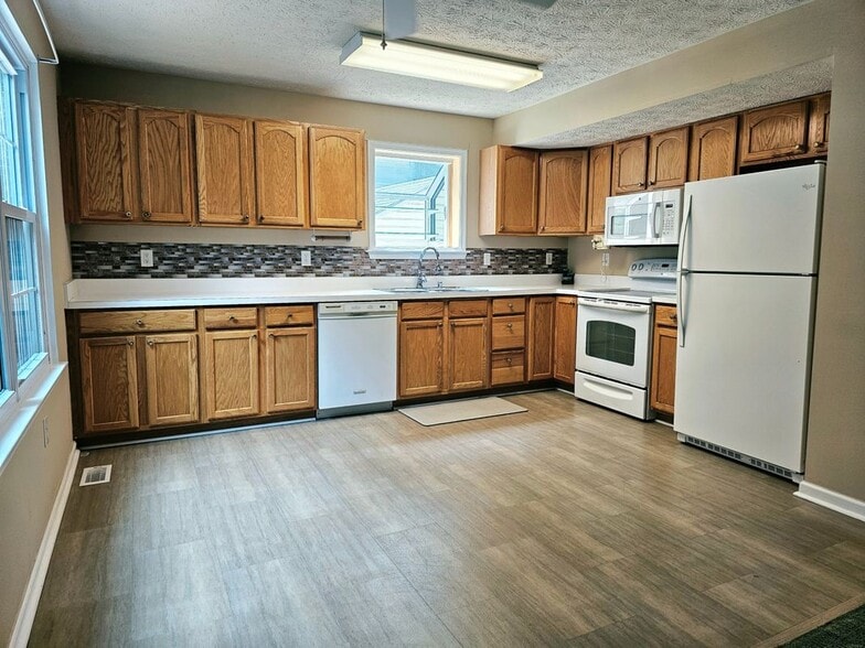 Building Photo - 58 Bremer Dr