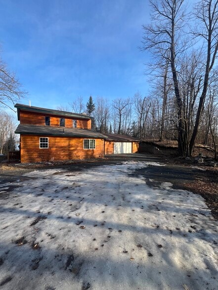 Building Photo - 4561 Island View Dr NE