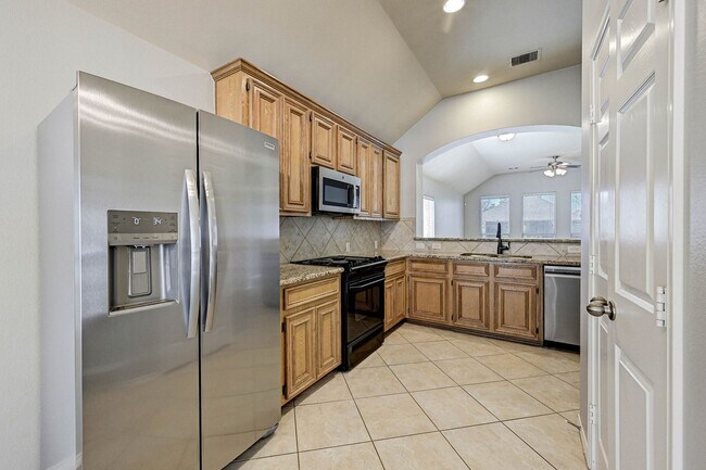 Building Photo - 18923 Bluestone Hollow Ln