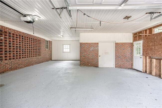 Building Photo - 2174 GA-323