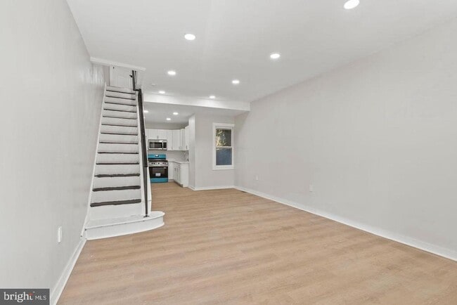 Building Photo - 2321 W Firth St