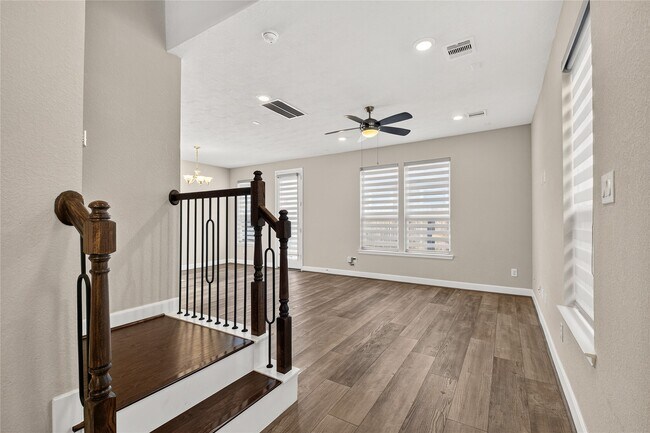 Building Photo - 10214 Pinewood Fox Dr