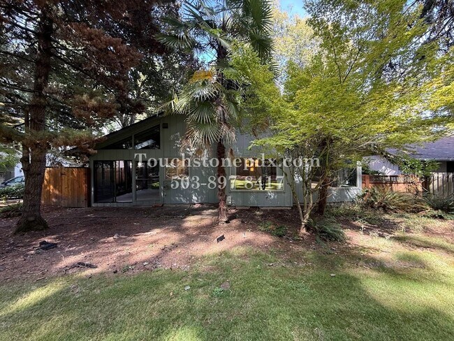 Building Photo - 13540 SW Hyland Park Ct