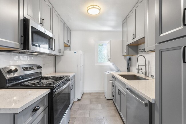 Building Photo - 2238 Encinal Ave
