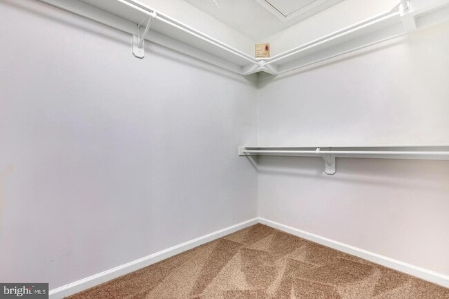Building Photo - 16131 Parklawn Pl