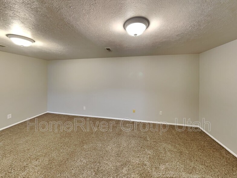 Building Photo - 5631 W 11030 N