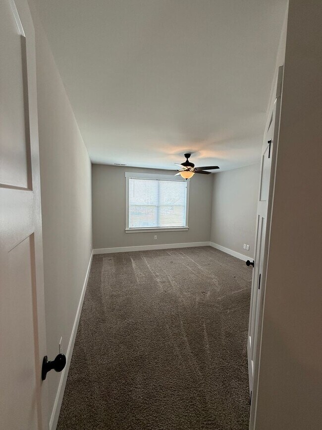 Building Photo - Beautiful New Build 4 Bed, 3.5 Bath, 2 Car Garage - Community Pool & Walking Trail!