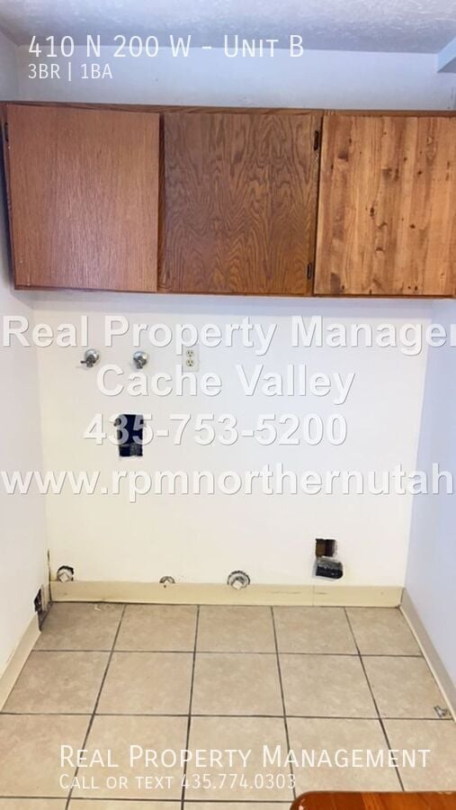 Building Photo - 410 N 200 W