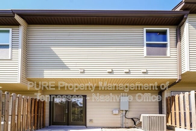 Building Photo - 2402 Danilynn Dr