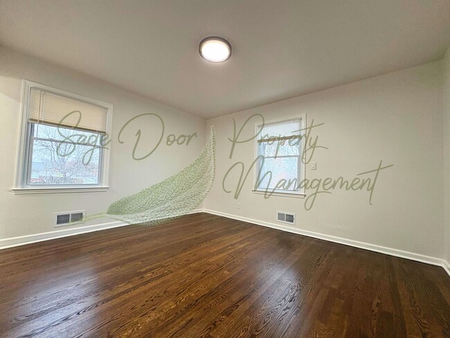 Building Photo - WELCOME HOME TO COMFORT & STYLE